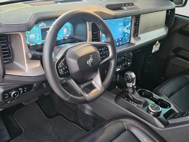 2025 Ford Bronco Outer Banks photo 3