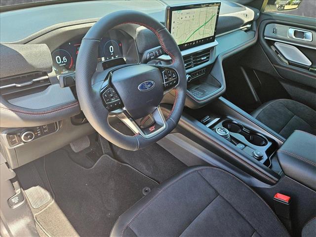 2025 Ford Explorer ST photo 3