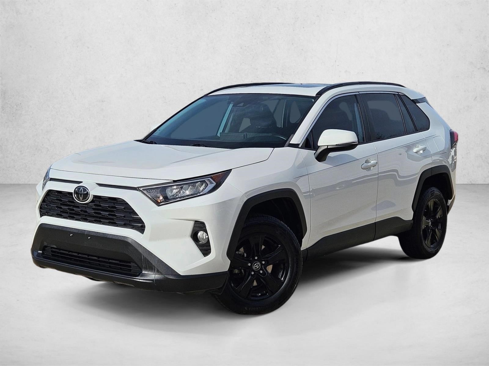 2019 Toyota RAV4 XLE's photo