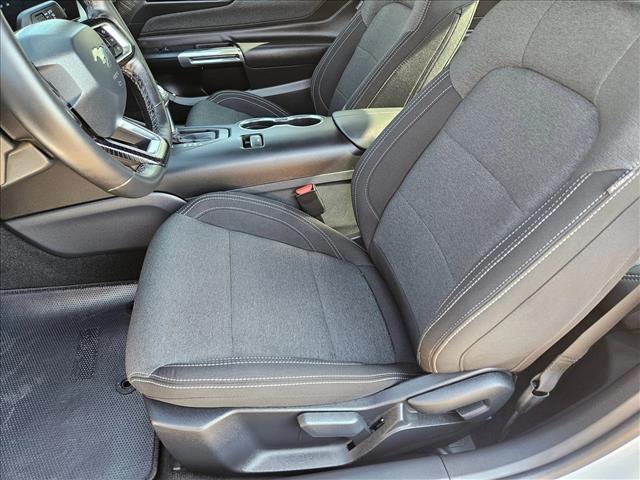 2025 Ford Mustang EcoBoost photo 4