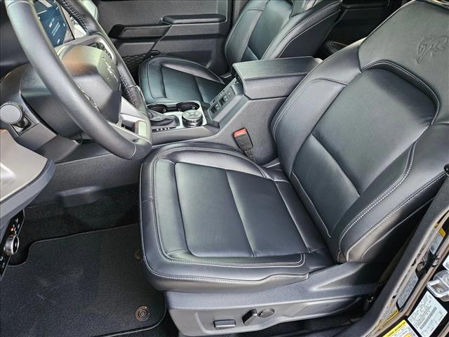 2025 Ford Bronco Outer Banks photo 4