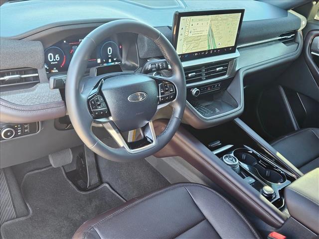 2025 Ford Explorer Platinum photo 3