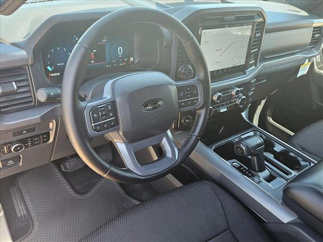 2025 Ford F-150 XLT photo 3