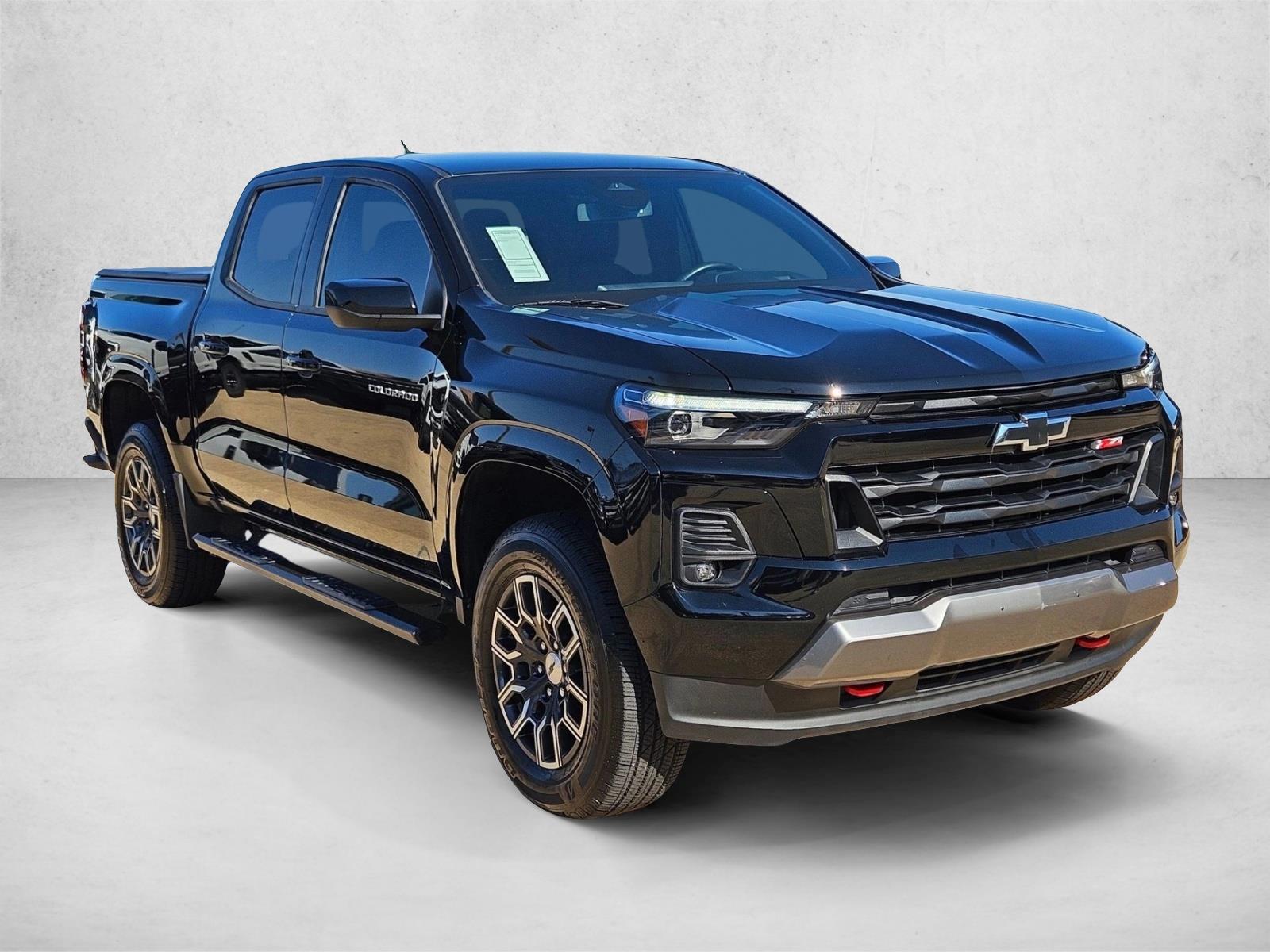 2023 Chevrolet Colorado Z71 photo 3