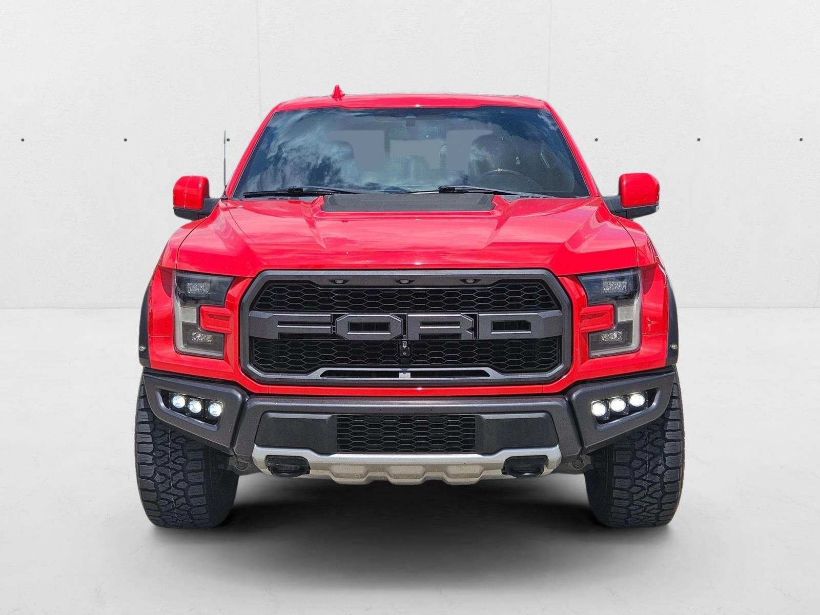 2019 Ford F-150 Raptor photo 2