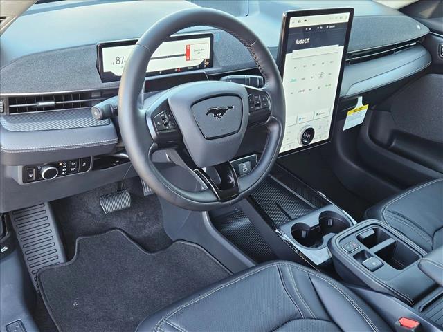 2025 Ford Mustang Mach-E Premium photo 3