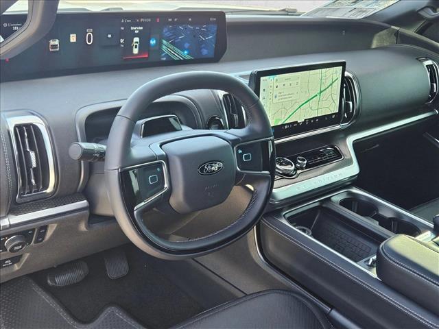 2025 Ford Expedition Platinum photo 3