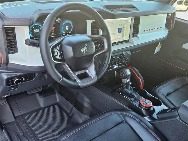 2025 Ford Bronco First Edition photo 3