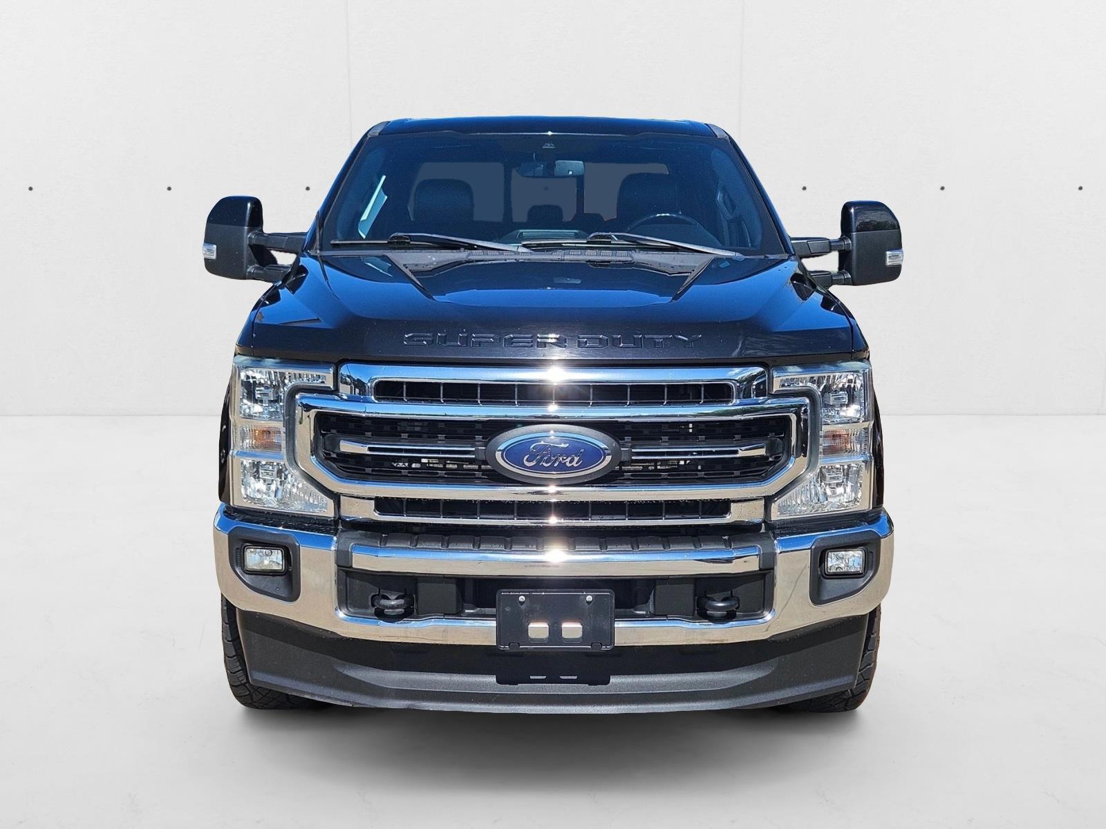 2022 Ford F-250 Lariat photo 2