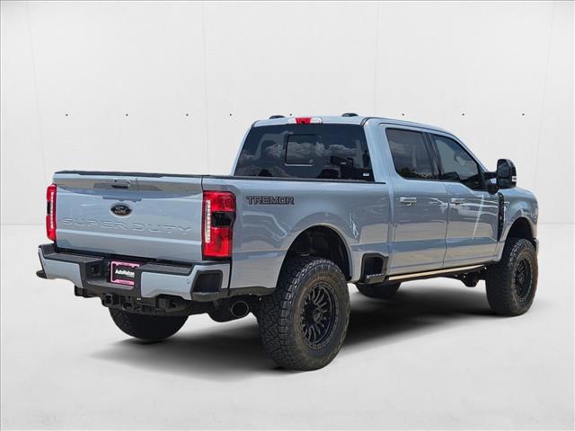 2025 Ford F-250 Lariat photo 2