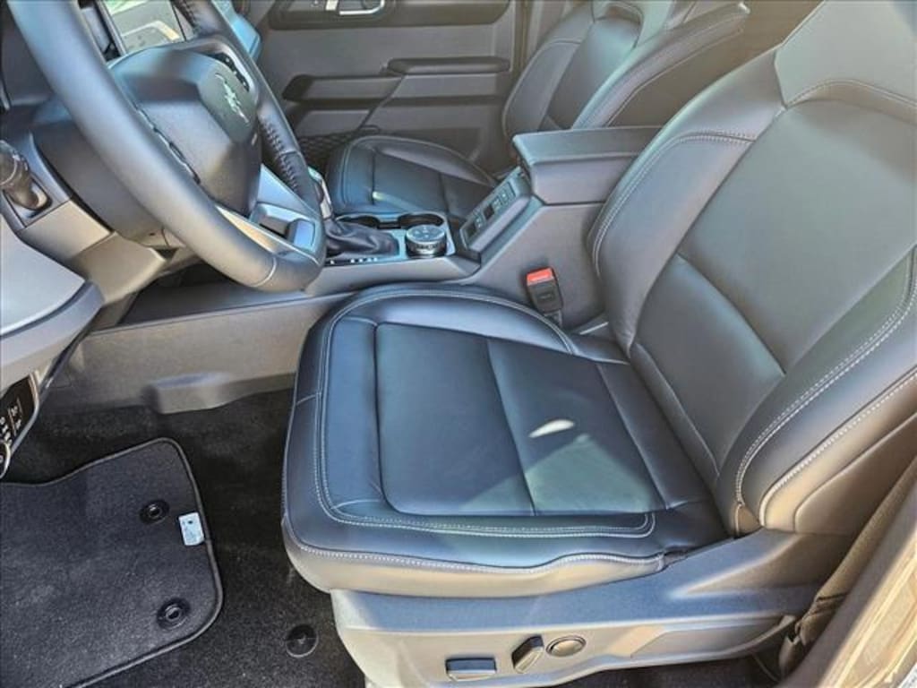 New 2025 Ford Bronco Outer Banks SUV