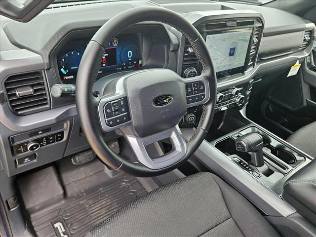 2025 Ford F-150 XLT photo 3