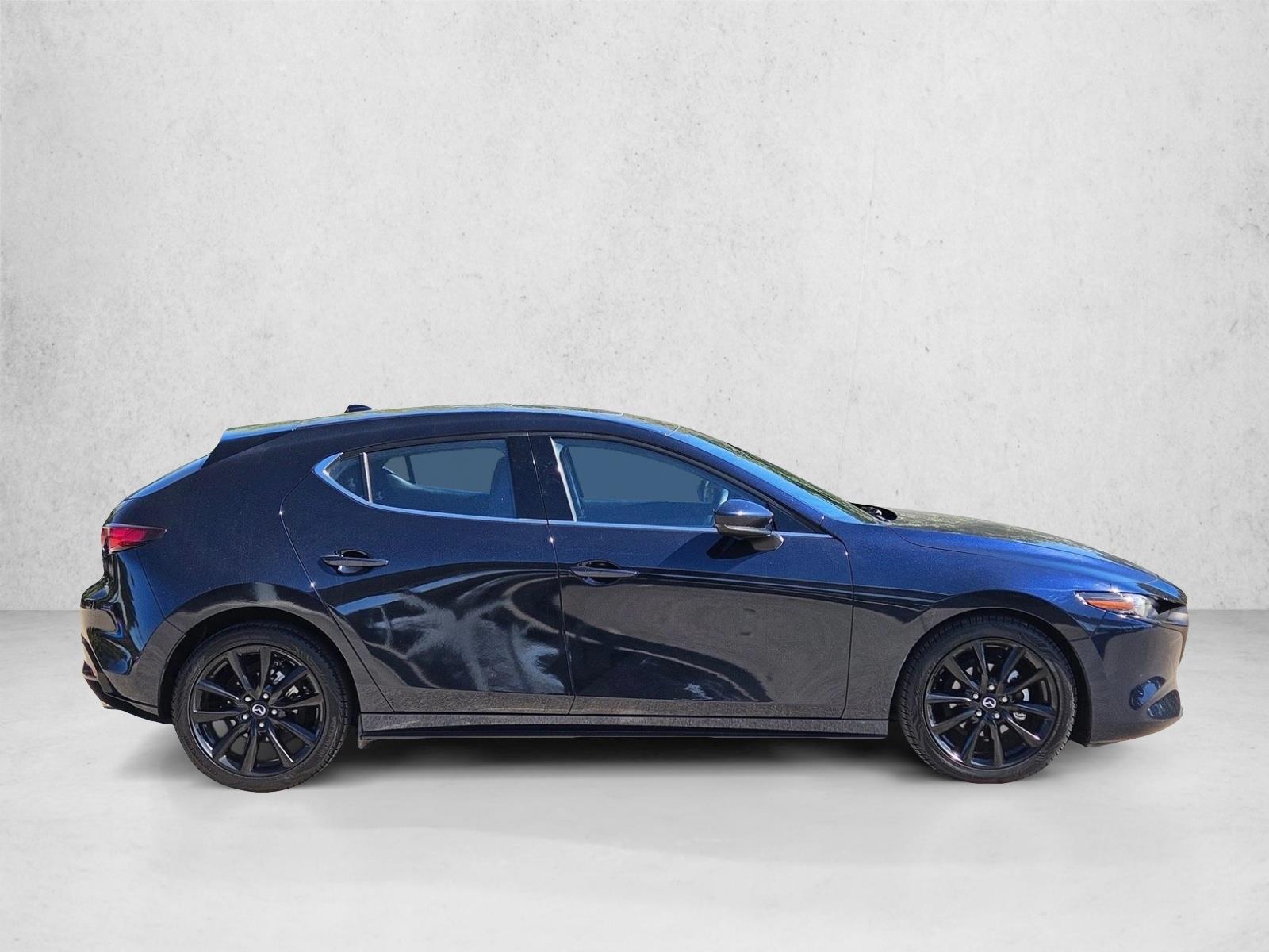 2019 Mazda Mazda3 Premium Hatchback photo 4