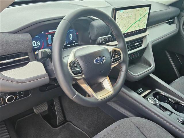 2025 Ford Explorer photo 3