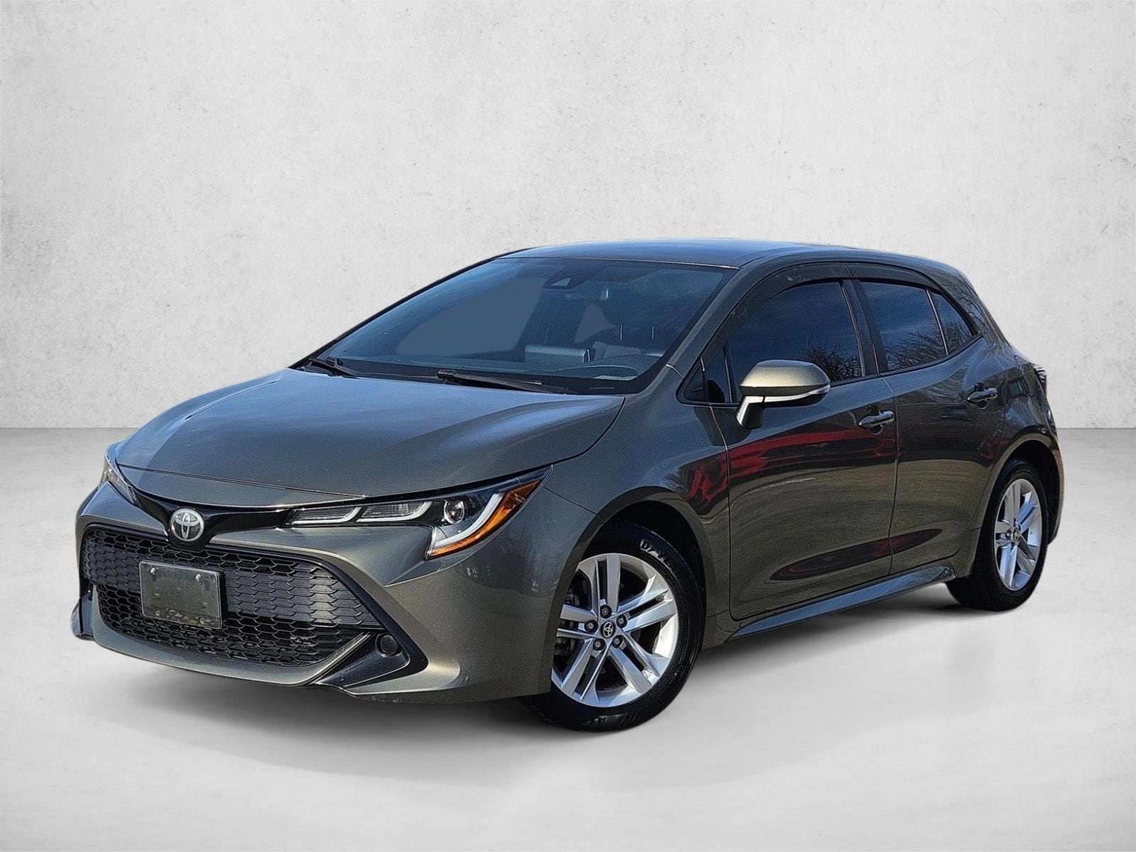 2020 Toyota Corolla Hatchback SE's photo