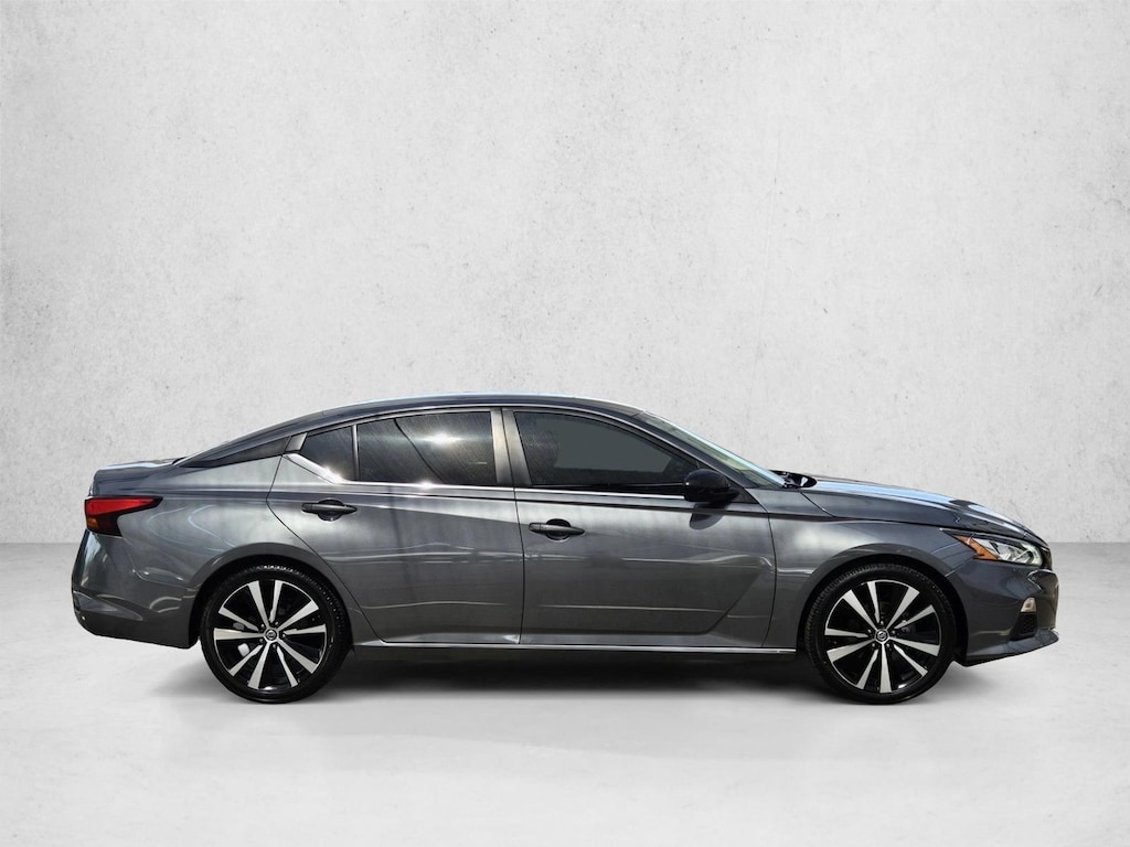 Used 2022 Nissan Altima 2.5 SR Sedan