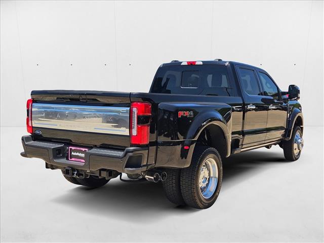 2025 Ford F-450 Platinum photo 2
