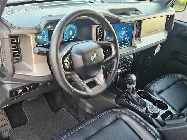 2025 Ford Bronco Outer Banks photo 2
