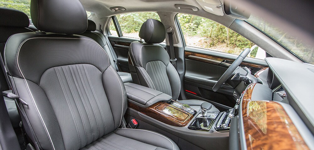 2018 Genesis G90 Interior Near Arlington Interior photo 2018 Genesis G90