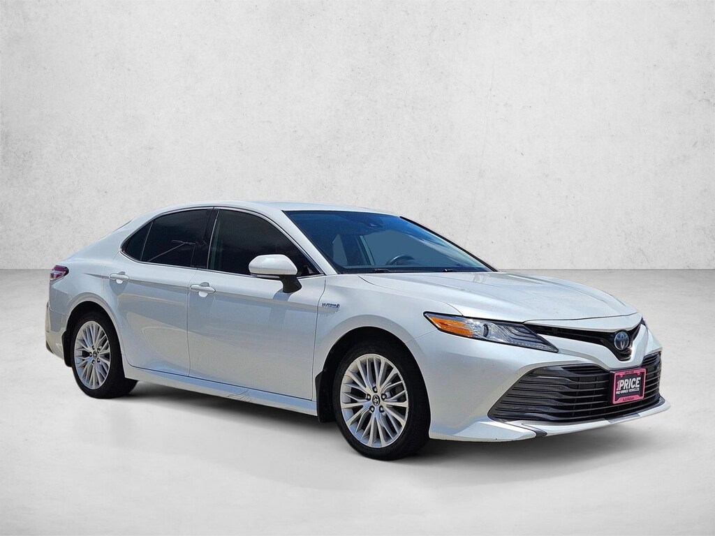 Used 2020 Toyota Camry Hybrid Hybrid XLE Sedan