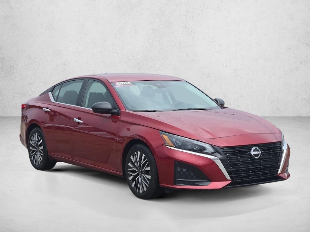 Used 2025 Nissan Altima SV Sedan