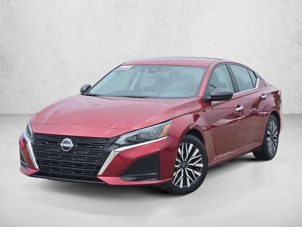 Used 2025 Nissan Altima SV Sedan