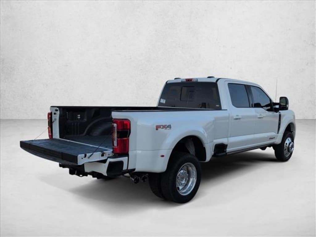 New 2026 Ford F-450 Platinum Truck Crew Cab