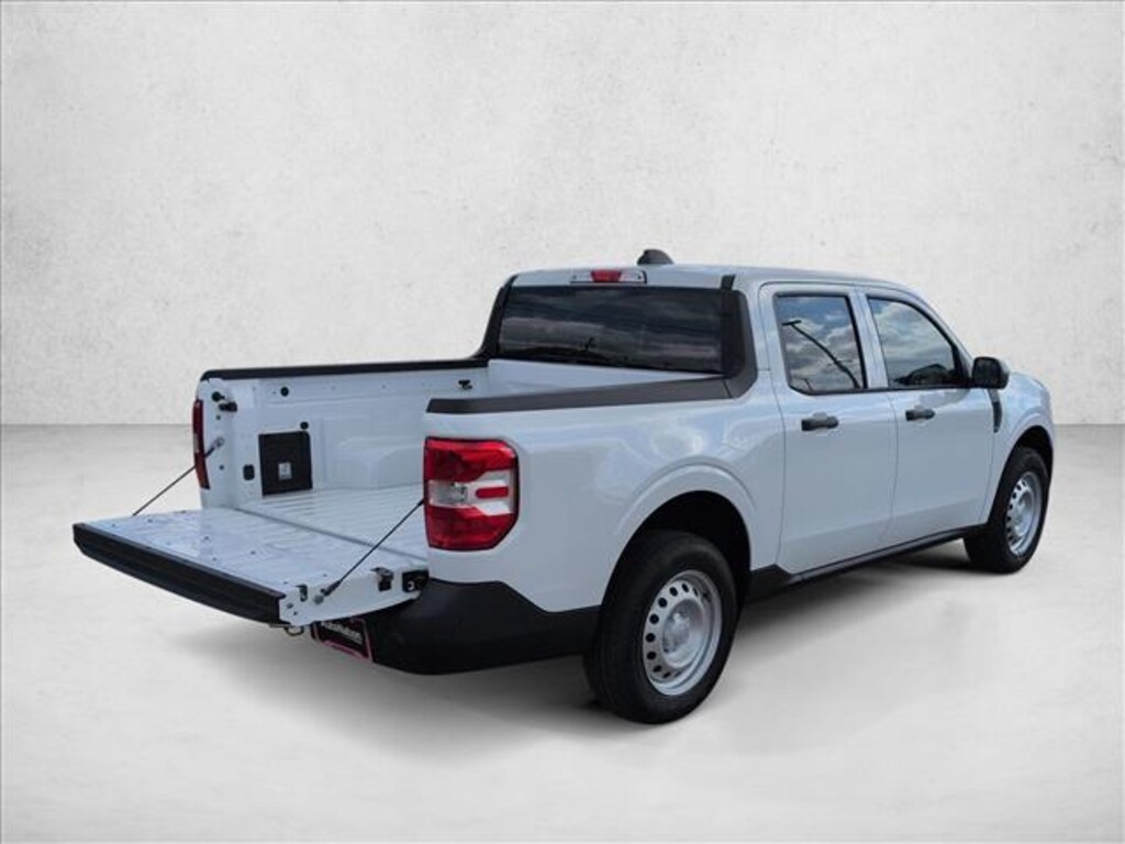 New 2025 Ford Maverick XL Truck SuperCrew