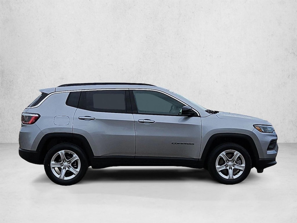 Used 2023 Jeep Compass Latitude SUV