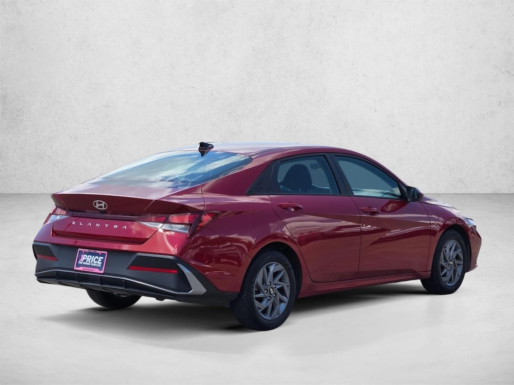 Used 2024 Hyundai Elantra SEL Sedan
