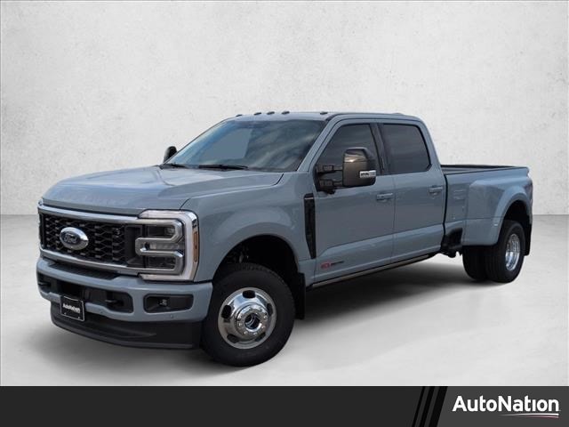 2026 Ford F-350 Super Duty Platinum's photo