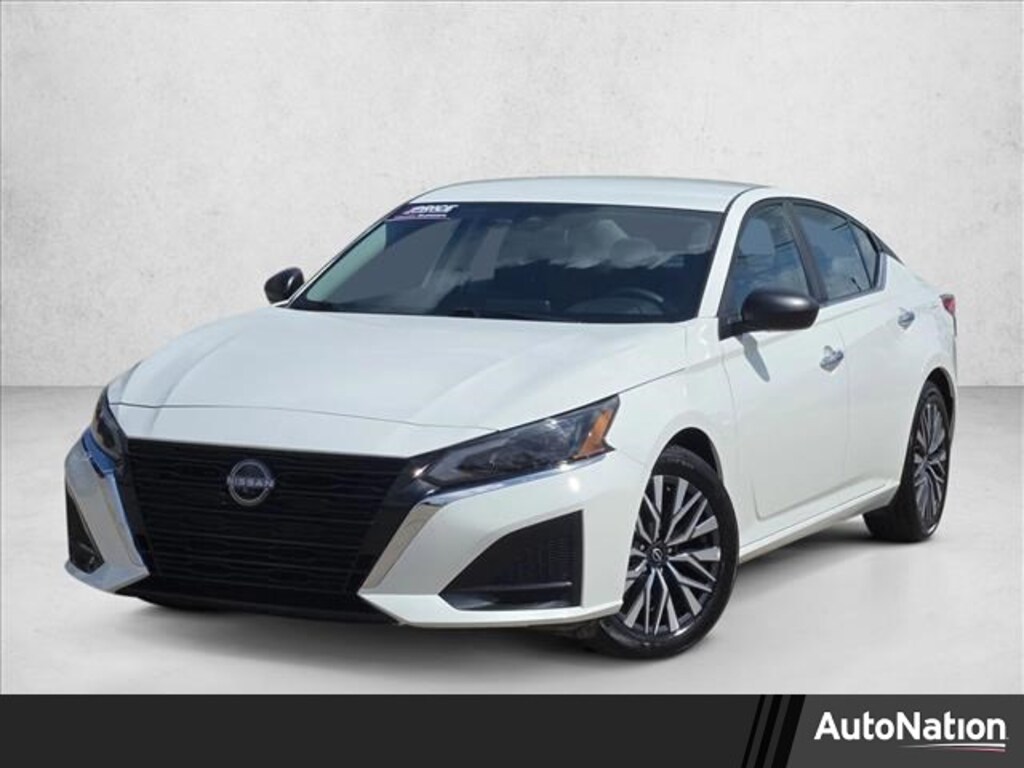 Used 2025 Nissan Altima SV Sedan