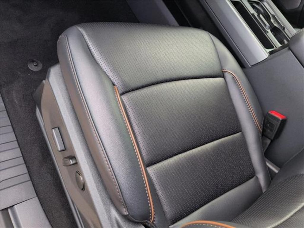 New 2026 Ford F-250 LARIAT Truck Crew Cab