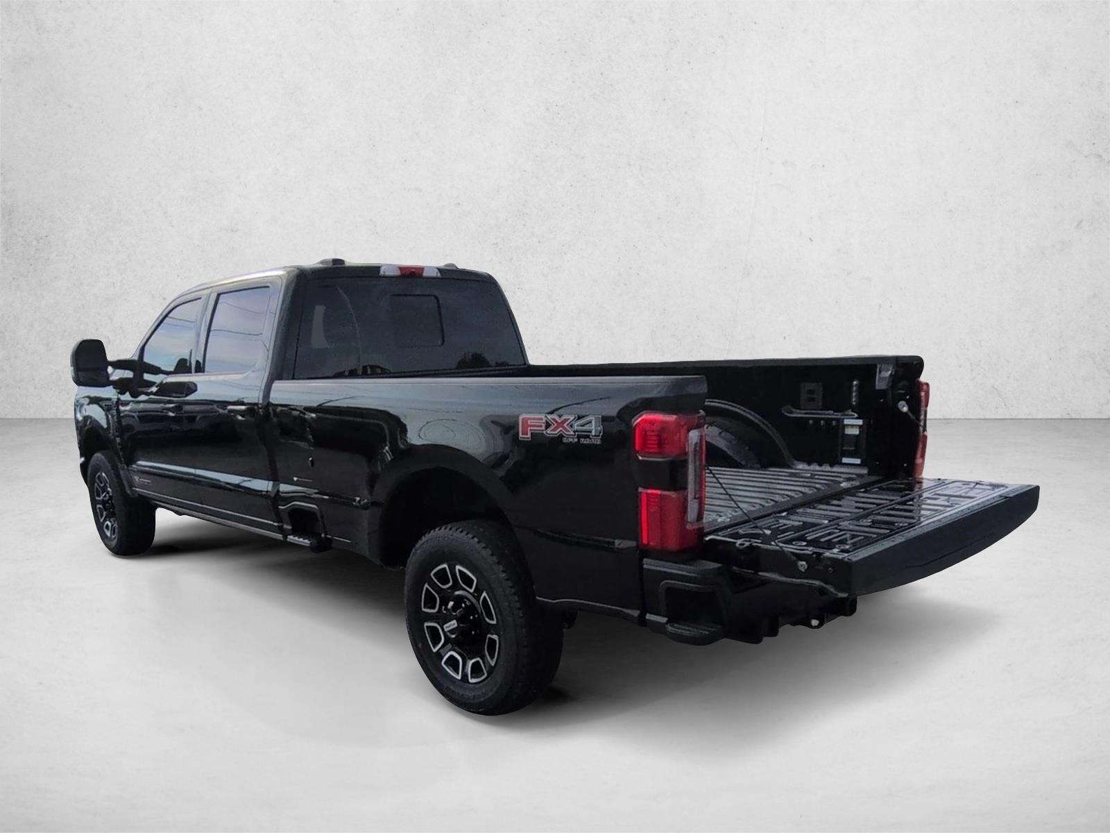 2026 Ford F-350 Super Duty Platinum - Photo 8