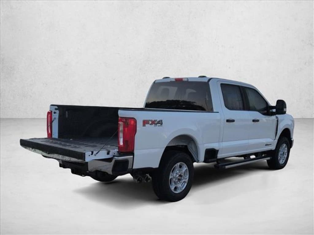 New 2026 Ford F-250 XLT Truck Crew Cab
