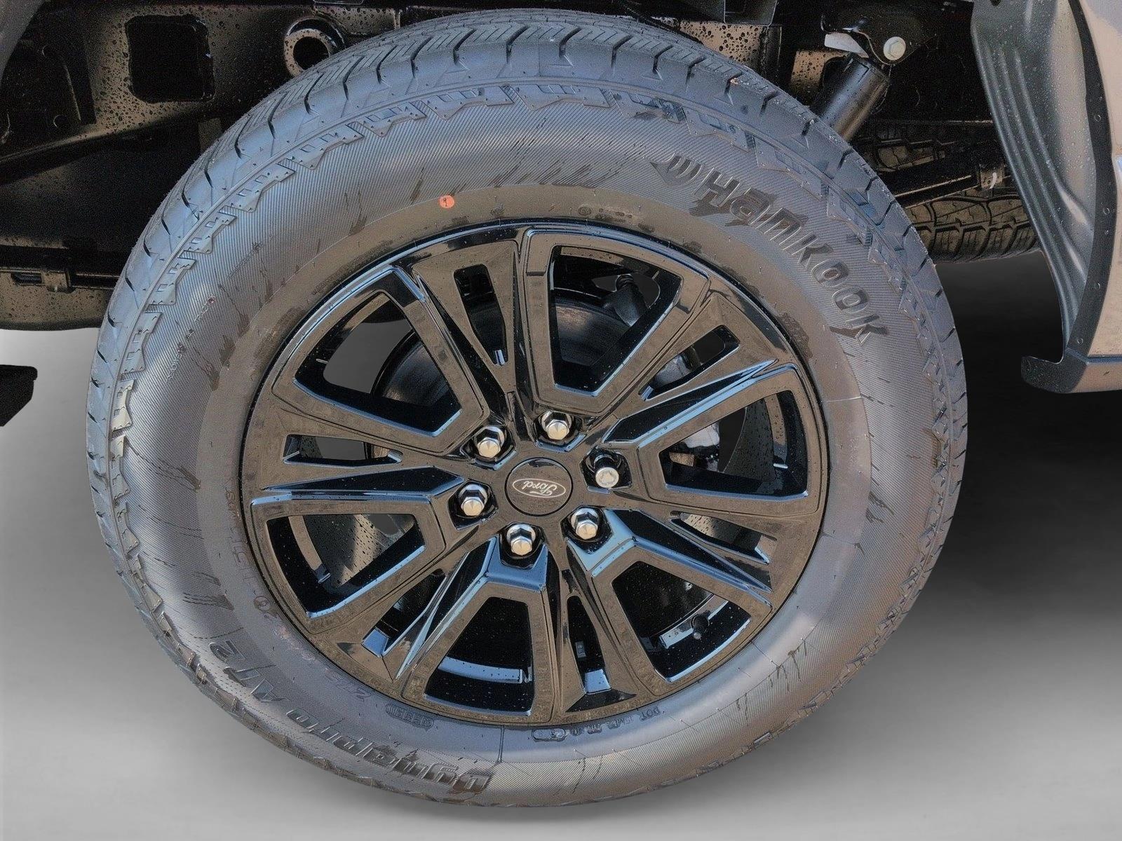 2025 Ford F-150 Platinum - Photo 10