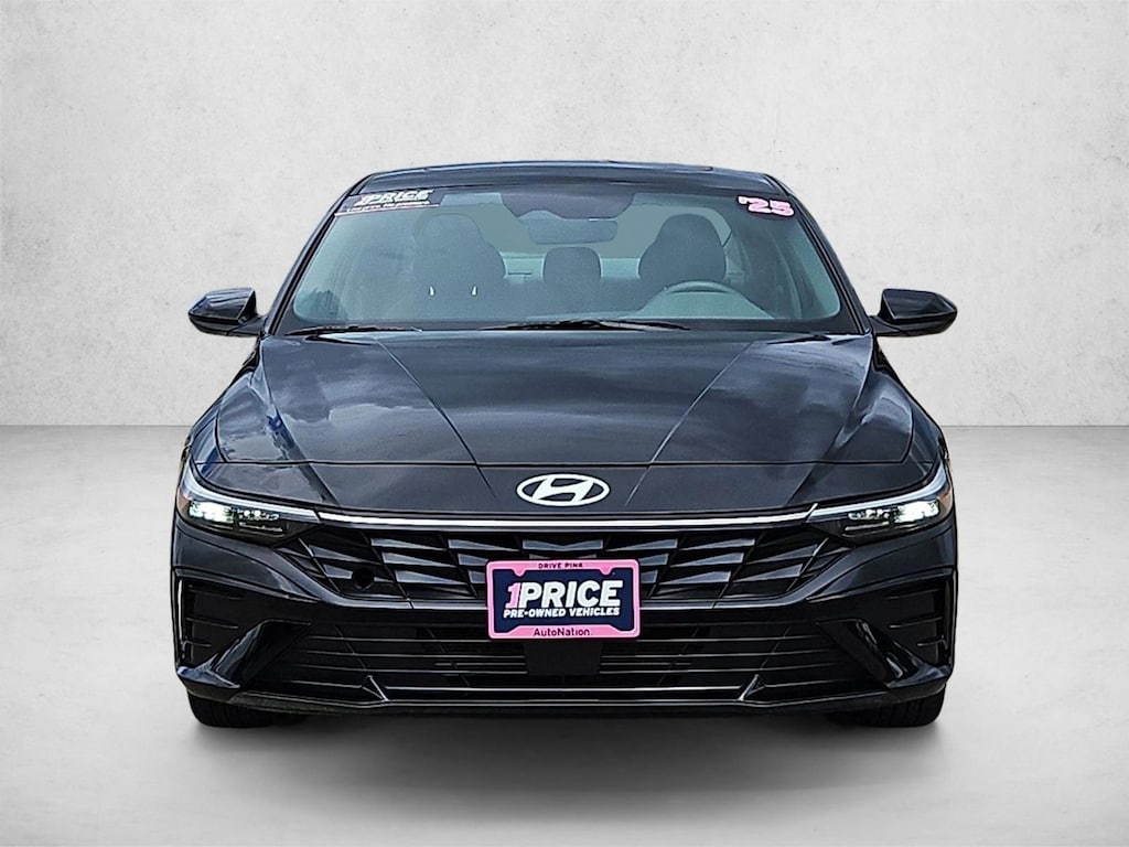 Used 2025 Hyundai Elantra SEL Convenience Sedan