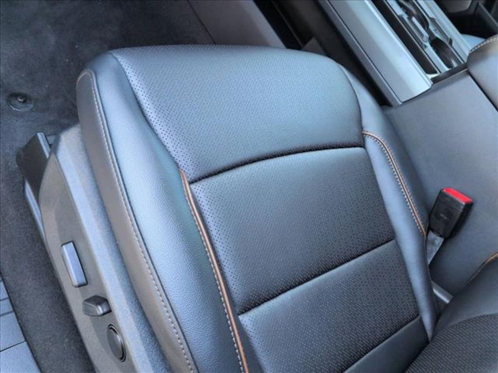 New 2026 Ford F-250 LARIAT Truck Crew Cab