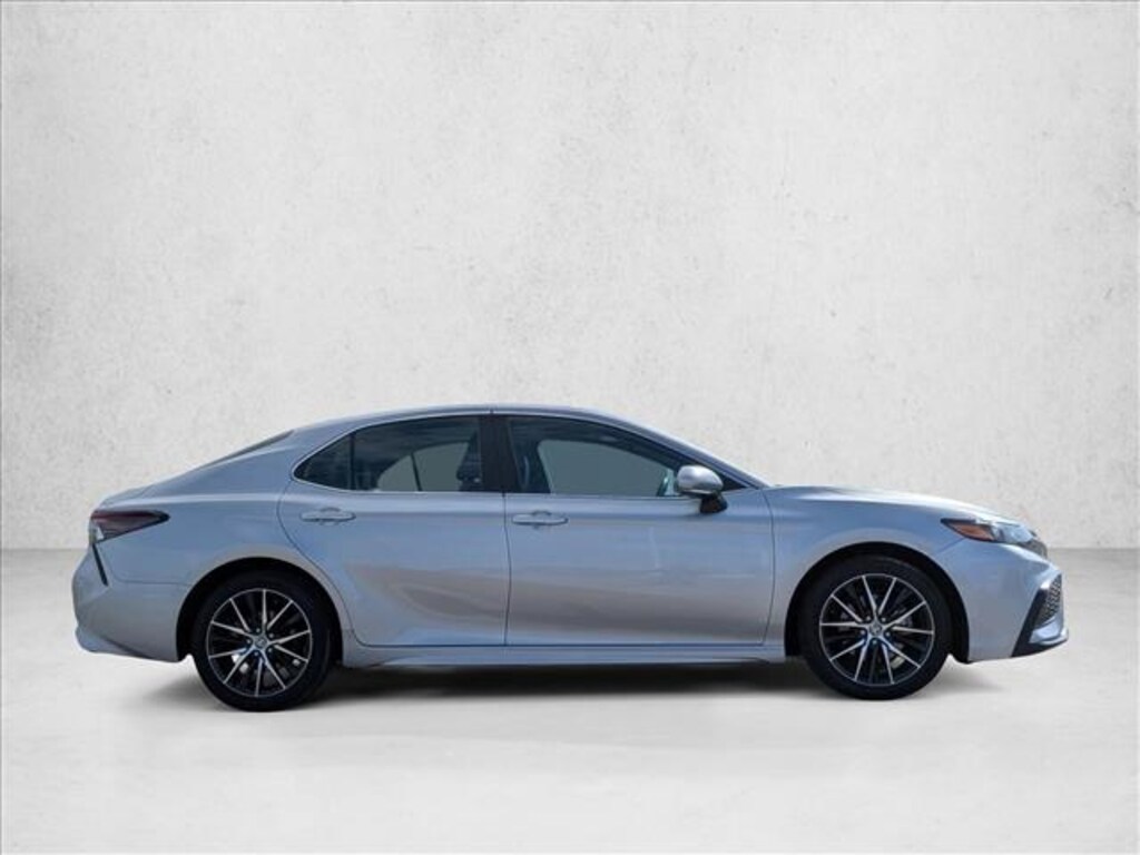 Used 2021 Toyota Camry SE Sedan