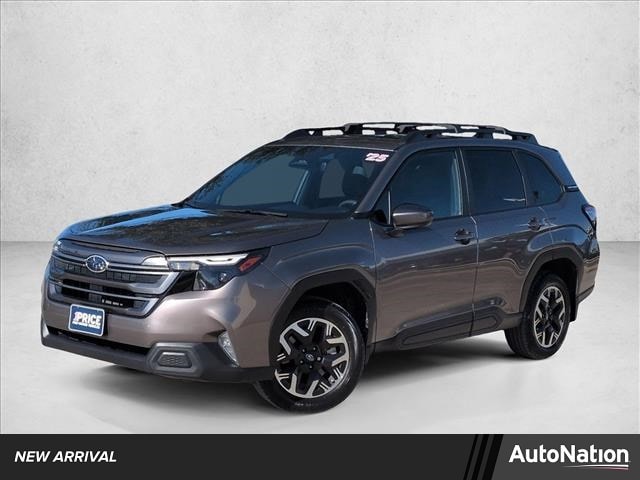 2025 Subaru Forester Premium's photo