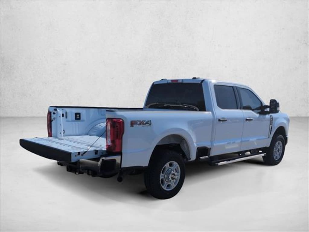 New 2026 Ford F-250 XLT Truck Crew Cab