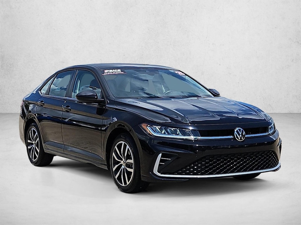 Used 2025 Volkswagen Jetta SE Sedan