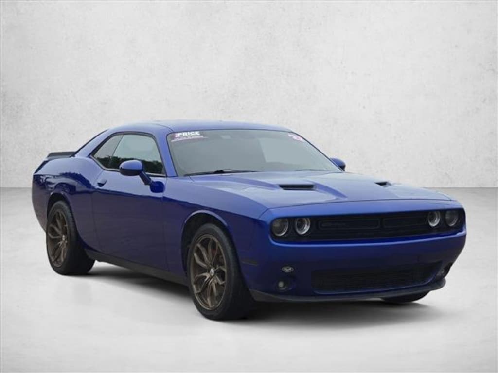 Used 2022 Dodge Challenger SXT Coupe