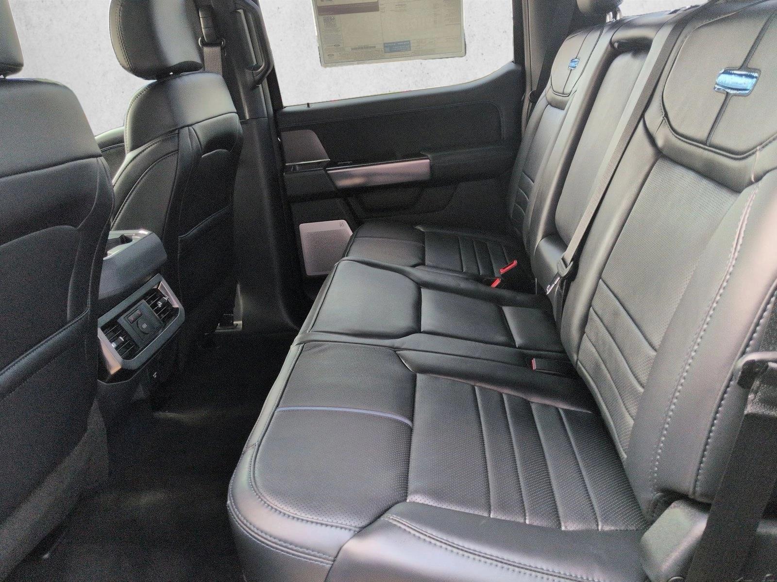 2026 Ford F-350 Super Duty Platinum - Photo 15