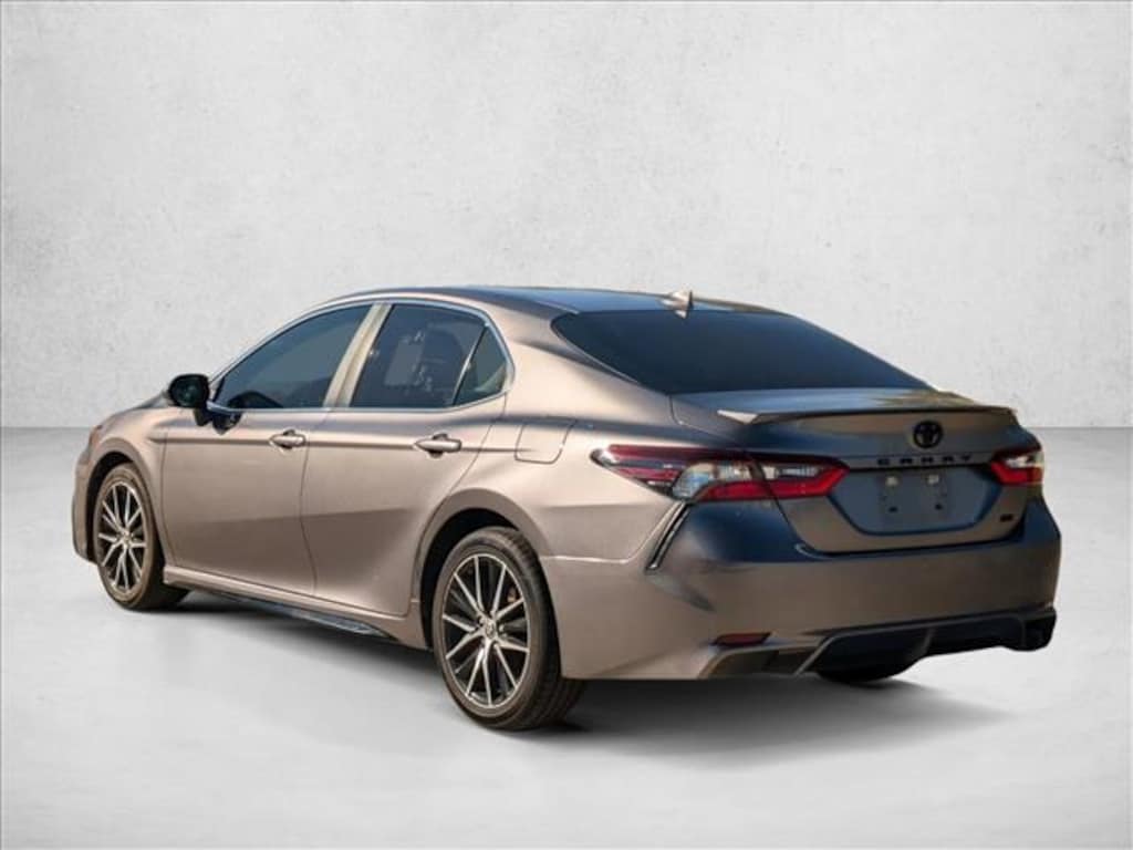 Used 2022 Toyota Camry SE Sedan