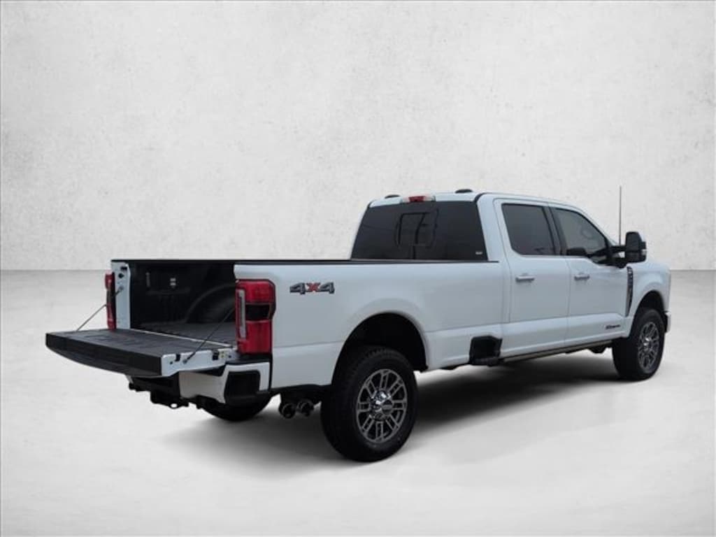 New 2025 Ford F-250 Platinum Truck Crew Cab