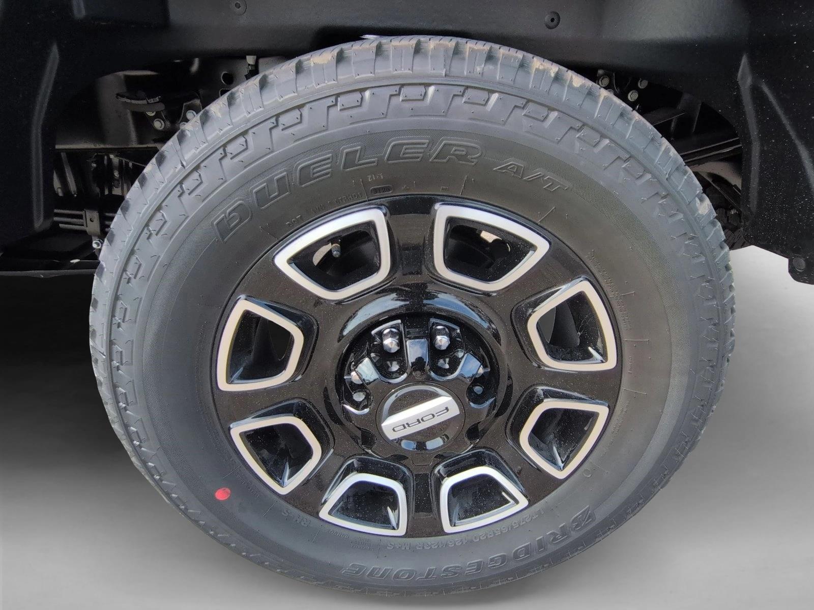 2026 Ford F-350 Super Duty Platinum - Photo 10