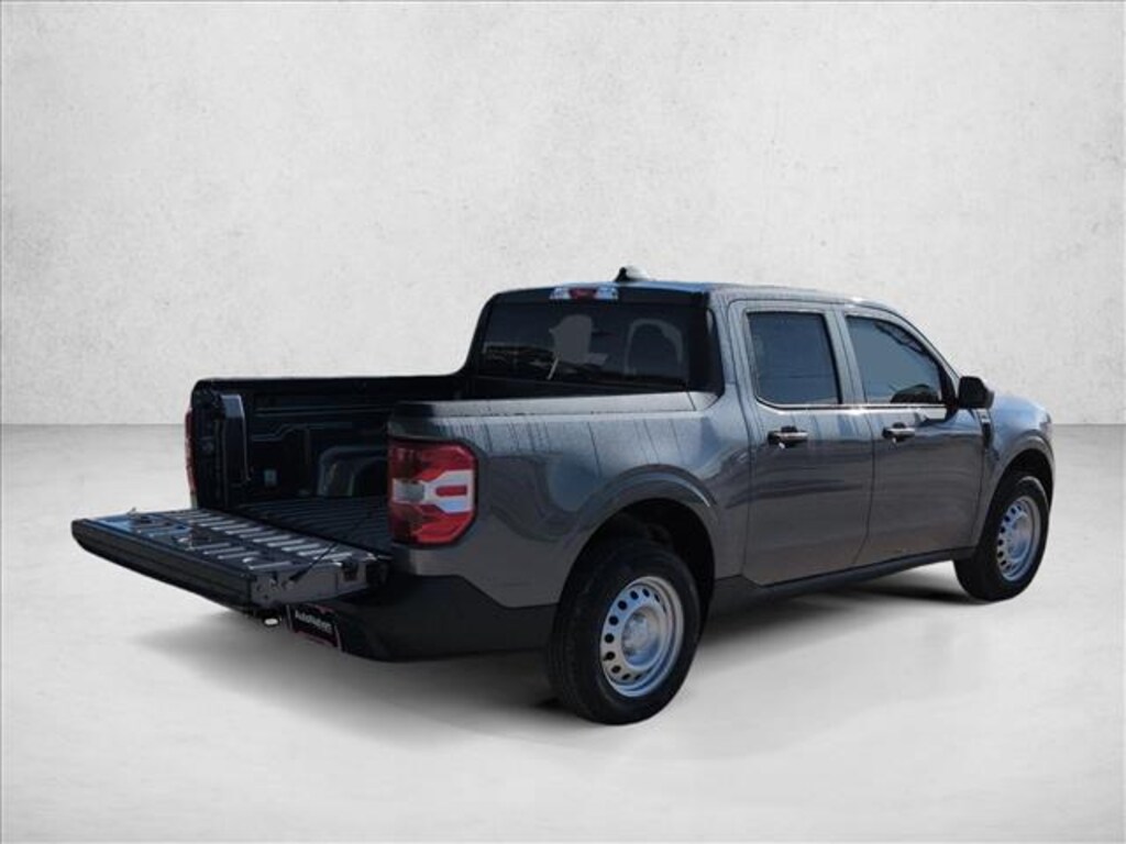 New 2025 Ford Maverick XL Truck SuperCrew