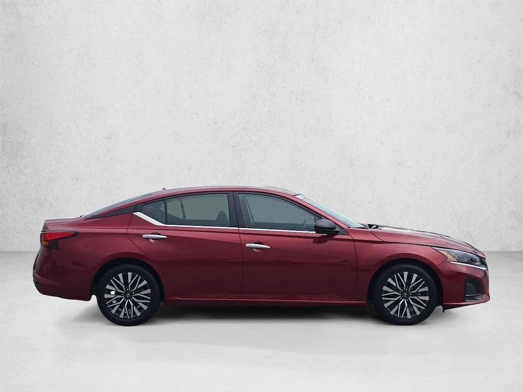 Used 2025 Nissan Altima SV Sedan