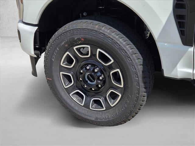 2026 Ford F-350 Super Duty Platinum - Photo 10